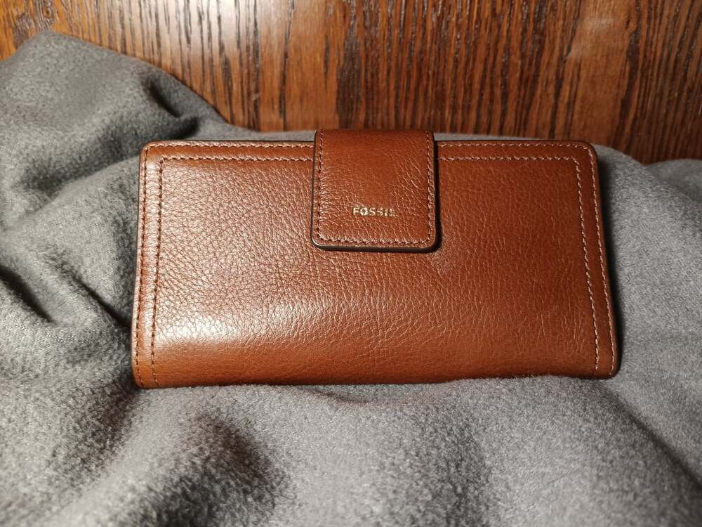 FOSSIL Logan Leather RFID Tab Clutch Wallet Brown Eco Leather Women’s